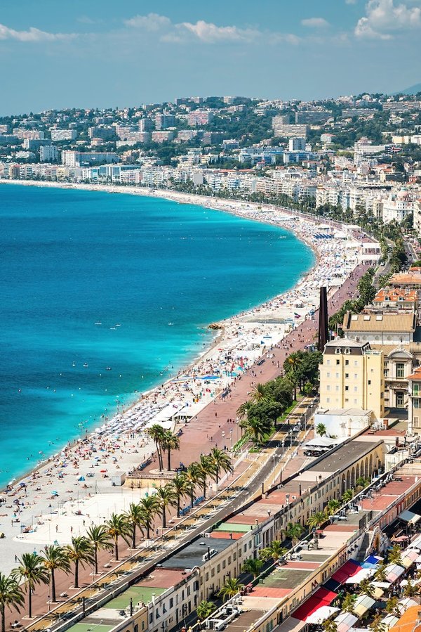 Where can I buy a luxury home on the Côte d'Azur ?